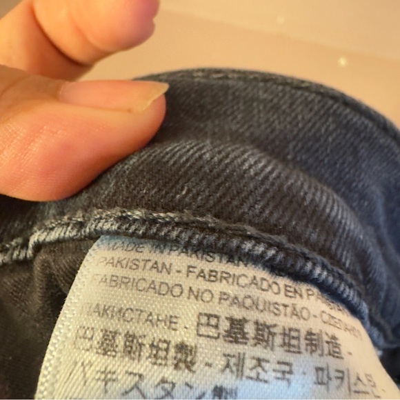 Levi's 311 Shaping Skinny Jeans Black Women Size 30 - Picture 10 of 11